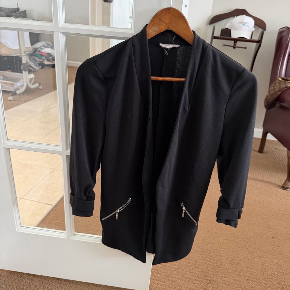 Maurices Black Men's Lightweight Jacket with Zipper Accents